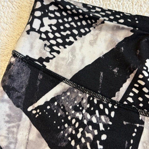 LULULEMON 6 - Picture 3 of 5